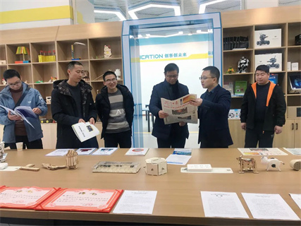 老河口市装备信息中心主任张永成到访爱飞客•金色阳光青少年航空创客基地实地考察及调研 老河口市装备信息中心主任张永成到访爱飞客•金色阳光青少年航空创客基地实地考察及调研
